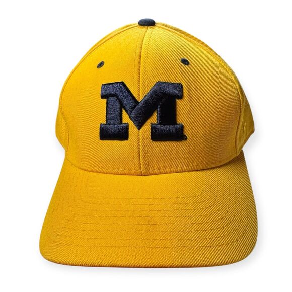 Michigan Wolverines Fitted Hat Zephyr Wool Blend Yellow 7 5/8 Vintage 90s - Picture 1 of 7